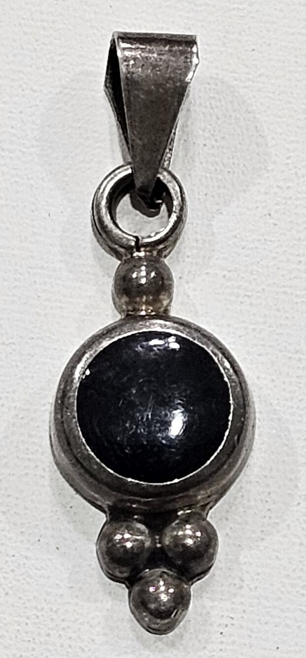 Vintage Mexican 925 Sterling Silver Black Onyx Cabochon Pendant Necklace